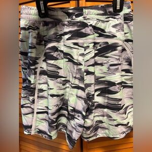 Lululemon Pace Breaker Liner-less 7in